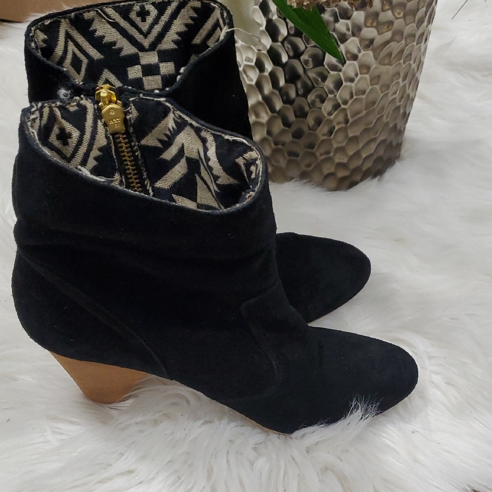 Matt Bernson Black Suede Fold Over Ankle Booties Boots Sz 8.5 - Picture 4 of 16